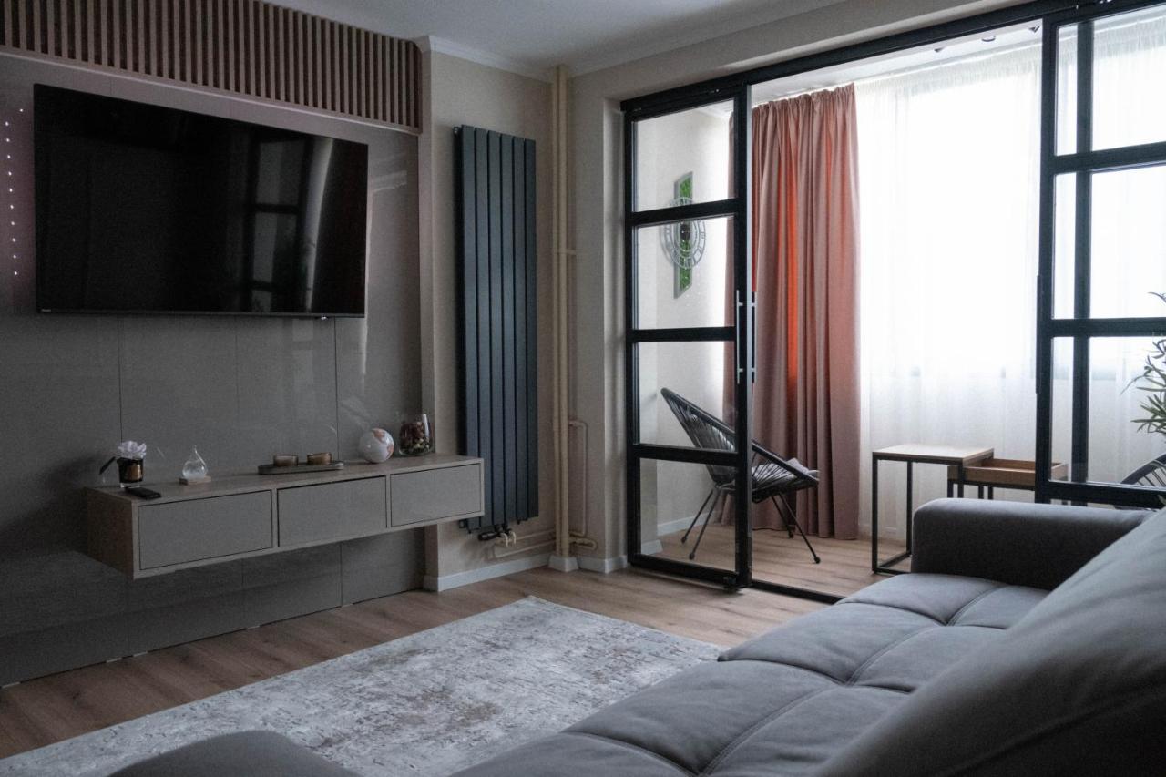 Cosy 2 Rooms Apartment In The Center Of The City Bukarest Eksteriør billede