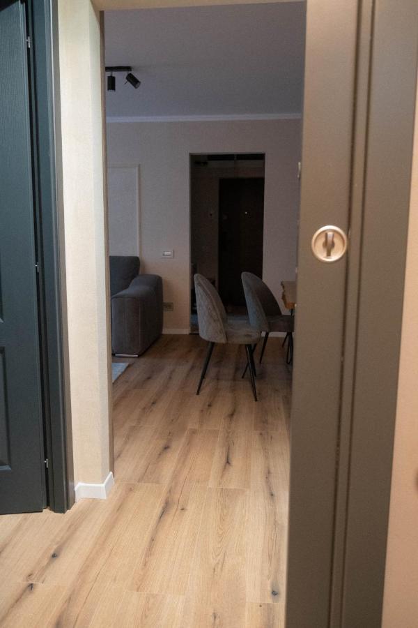 Cosy 2 Rooms Apartment In The Center Of The City Bukarest Eksteriør billede